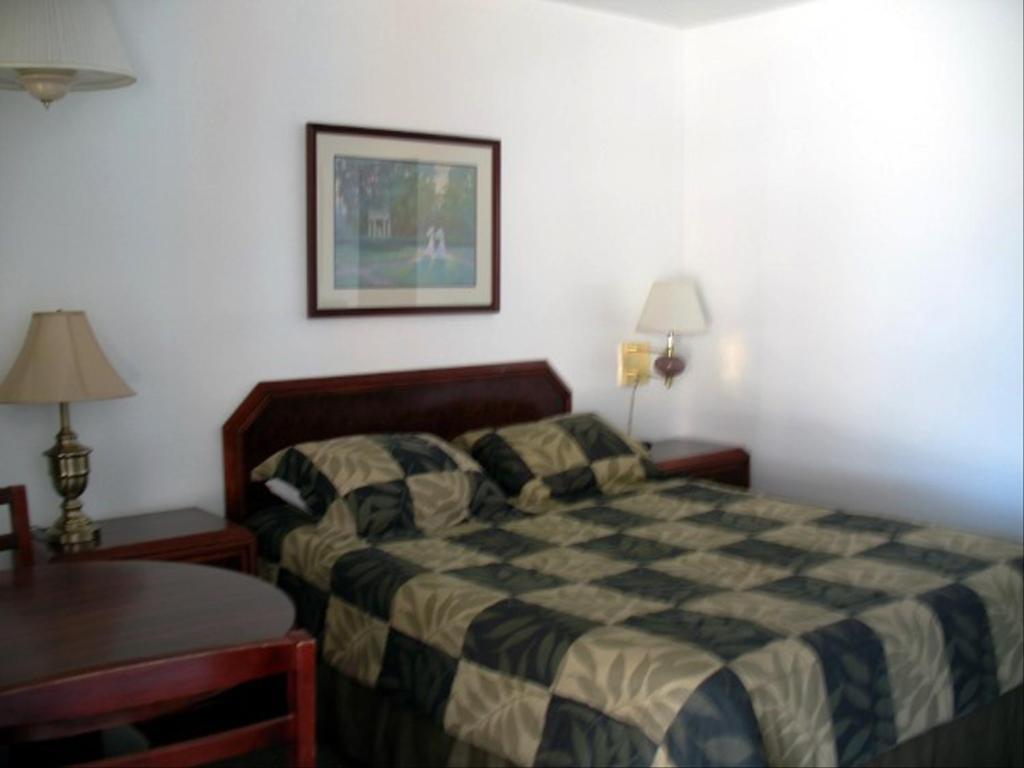 Golden West Motel Klamath Falls Exterior photo