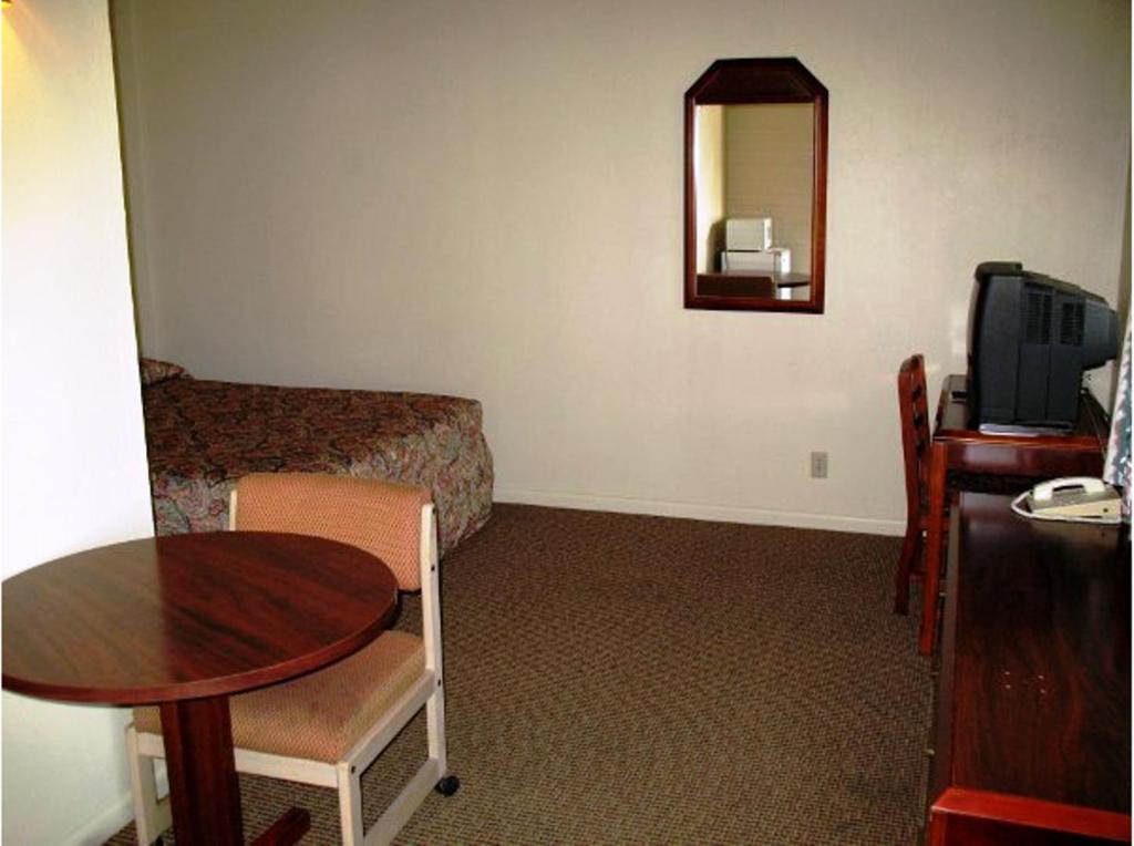 Golden West Motel Klamath Falls Exterior photo