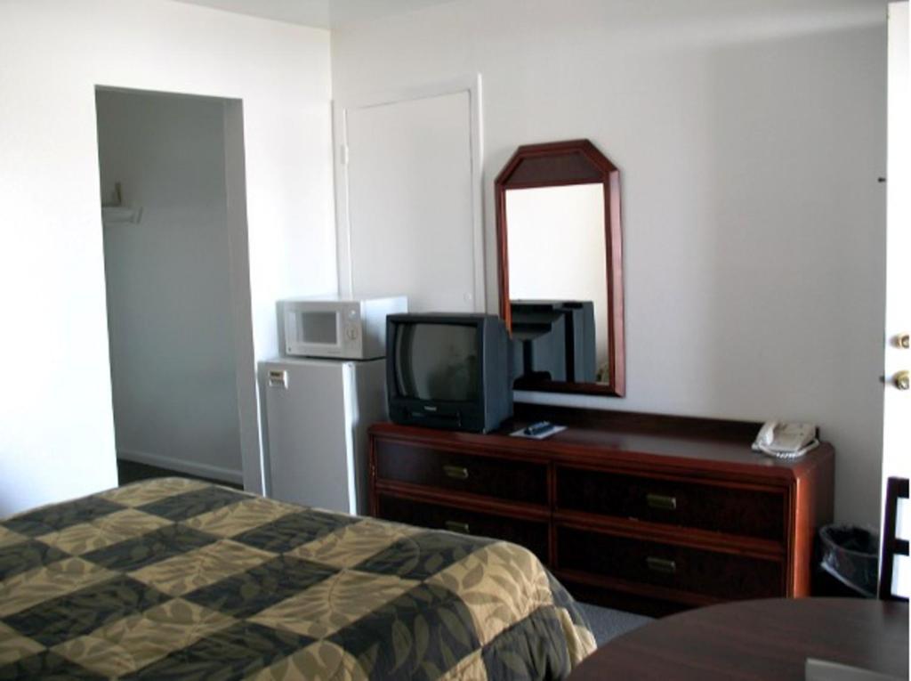 Golden West Motel Klamath Falls Exterior photo