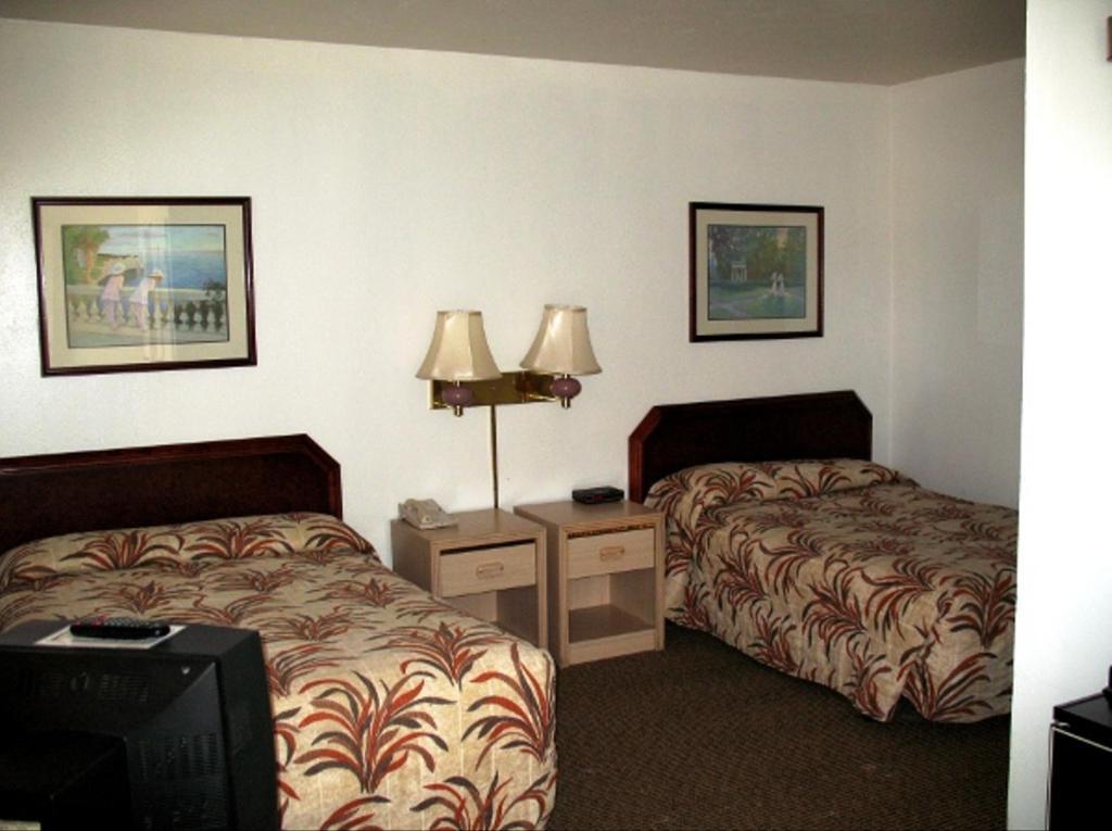 Golden West Motel Klamath Falls Exterior photo