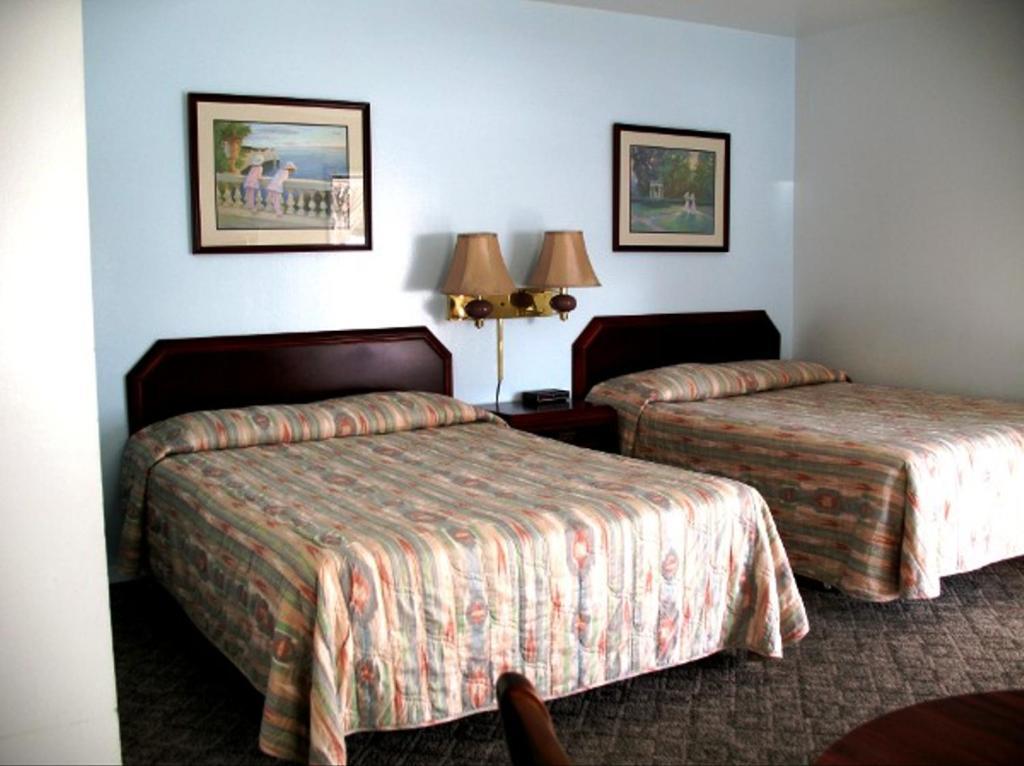 Golden West Motel Klamath Falls Exterior photo